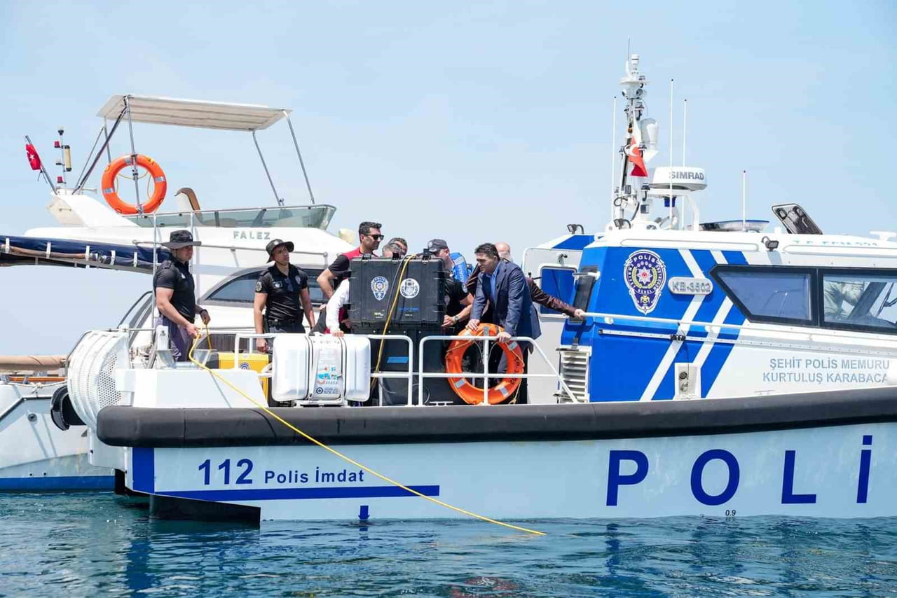 ALİAĞA KÖRFEZİ'NDE DENİZE YERLEŞTİRİLEN YAPAY RESİF ALANLARI, ROV (UZAKTAN KUMANDALI SUALTI ARACI)...