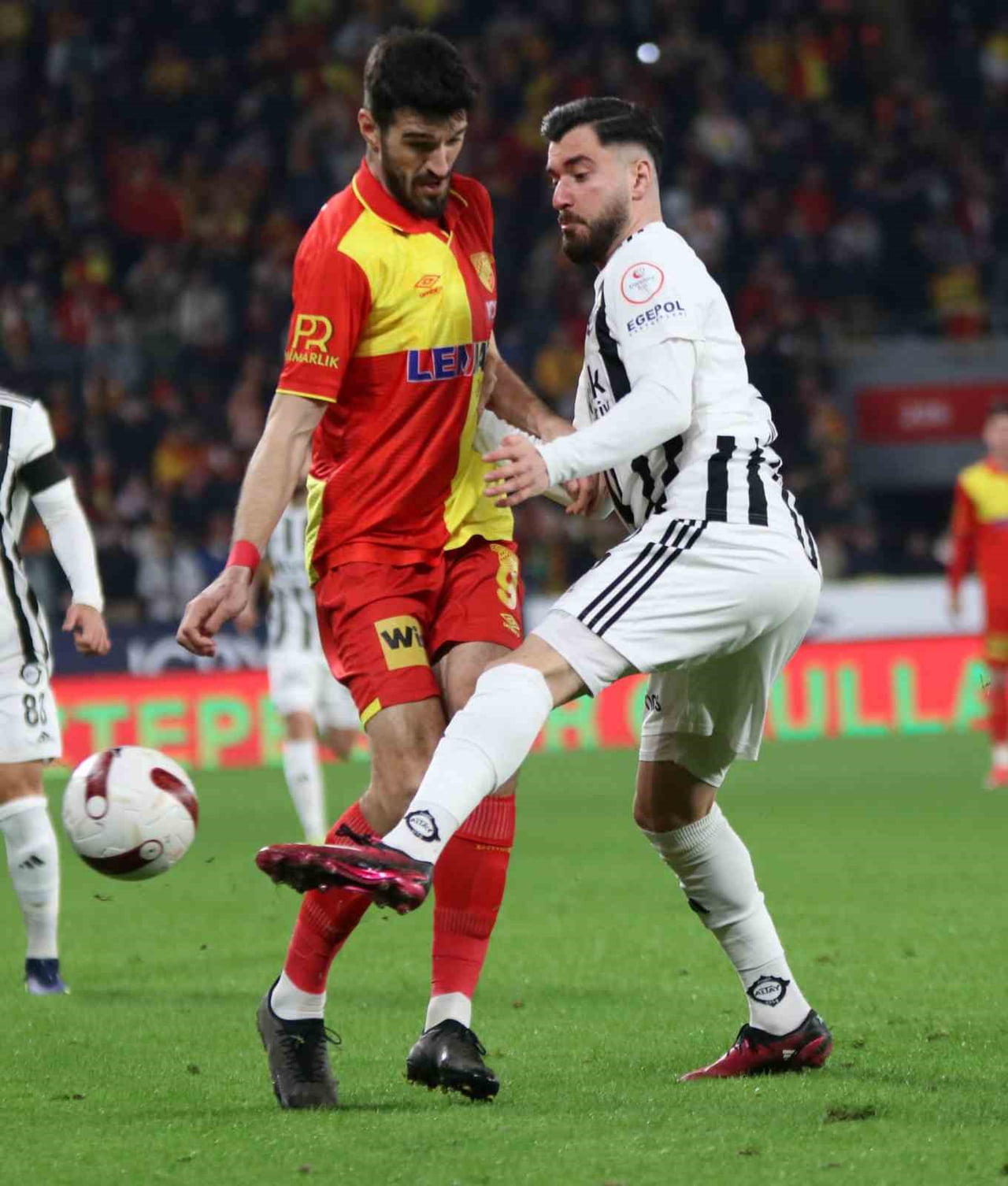 ALTAY İLE OLAN SÖZLEŞMESİ 30 HAZİRAN’DA SONA ERECEK OLAN SEFA ÖZDEMİR’İN, YENİ SÖZLEŞME TEKLİFİNE...