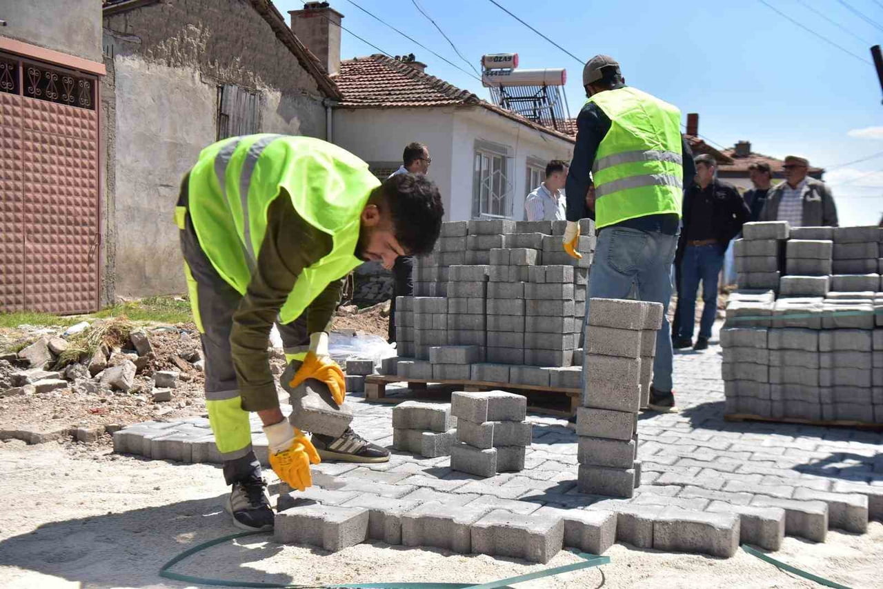 ALTIEYLÜL’DE ÜST YAPI ÇALIŞMALARI HIZ KAZANDI