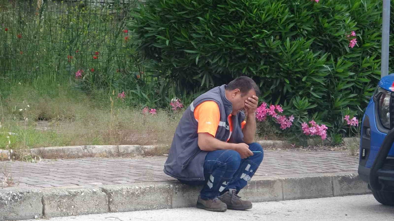 ALYA’NIN DÖŞEMEALTI İLÇESİNDE TIR İLE MOTOSİKLETİN ÇARPIŞMASI SONUCU MEYDANA GELEN FECİ TRAFİK...