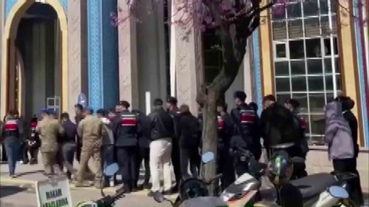 AMASYA’DA DÜZENLENEN OPERASYONDA SAHTE İLANLAR VERİP 34 KİŞİYİ DOLANDIRARAK YAKLAŞIK 3 MİLYON 450...