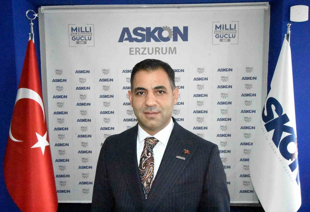 ANADOLU ASLANLARI İŞ ADAMLARI (ASKON) ERZURUM ŞUBE BAŞKANI YAVUZ SELİM TURAN,  19 MAYIS ATATÜRK'Ü...
