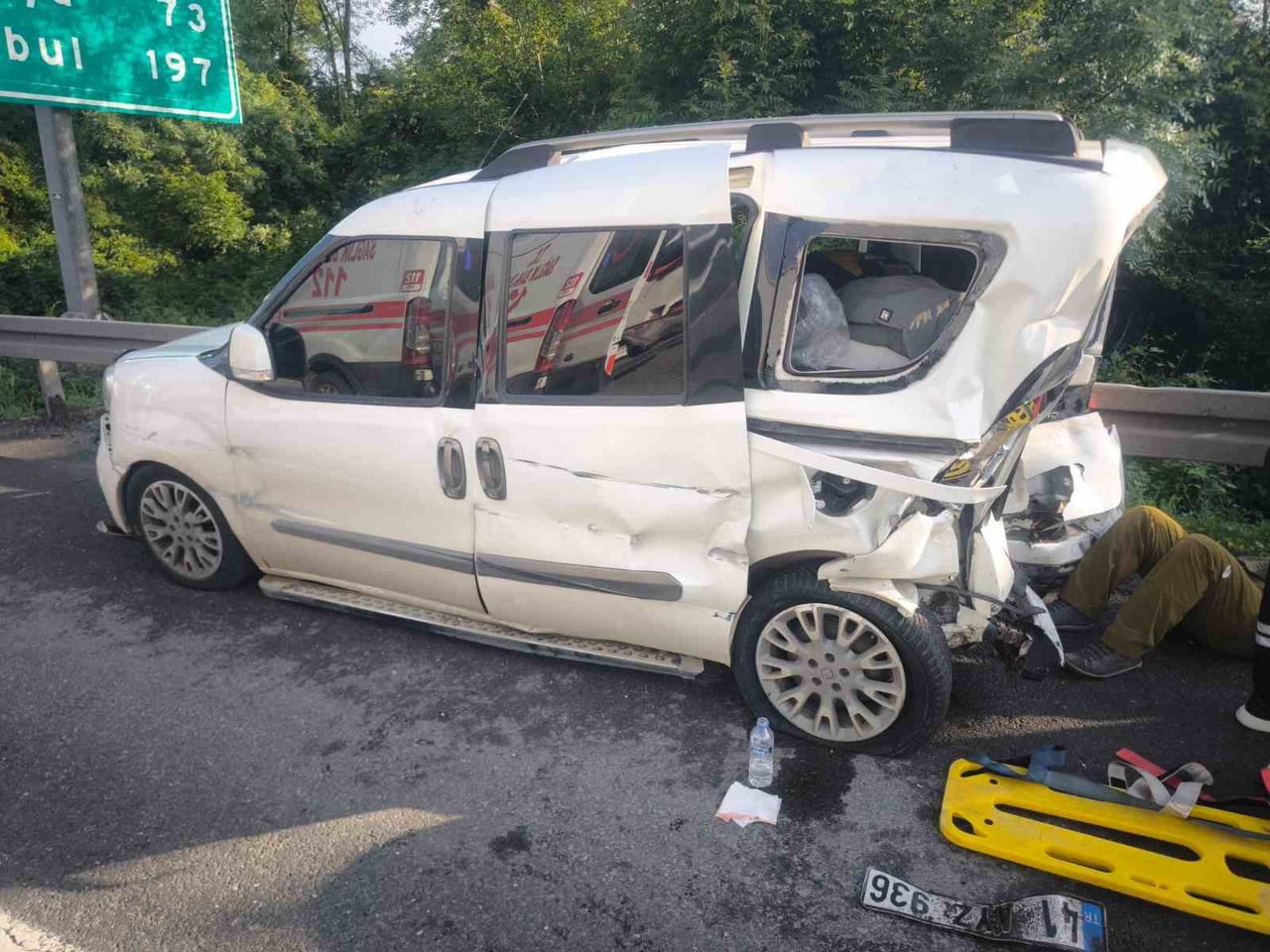 ANADOLU OTOYOLU DÜZCE GEÇİŞİNDE 3 ARACIN KARIŞTIĞI ZİNCİRLEME TRAFİK KAZASINDA 3 KİŞİ...