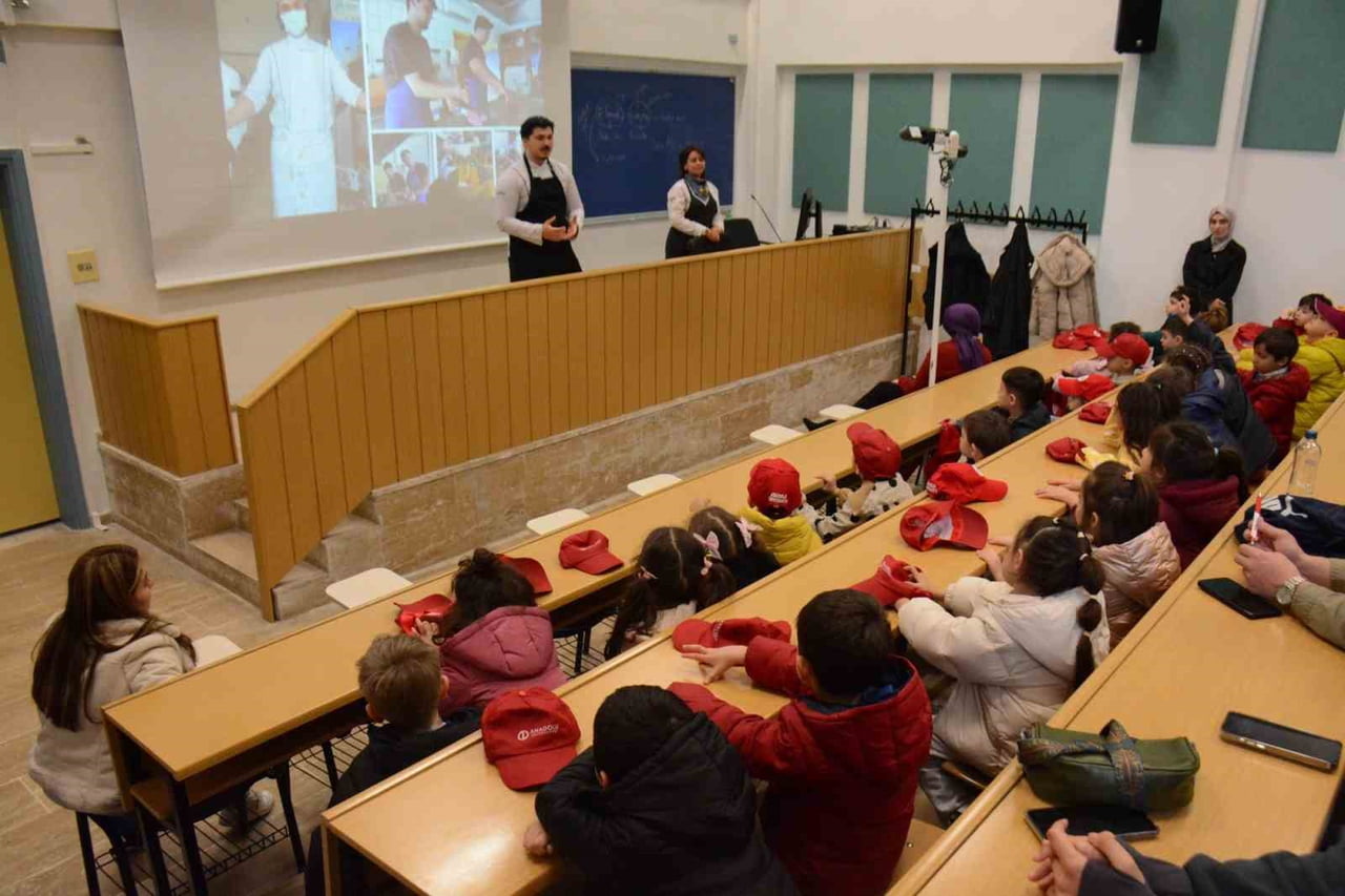 ANADOLU ÜNİVERSİTESİ TURİZM FAKÜLTESİ GASTRONOMİ VE MUTFAK SANATLARI BÖLÜMÜ TARAFINDAN DÜZENLENEN...
