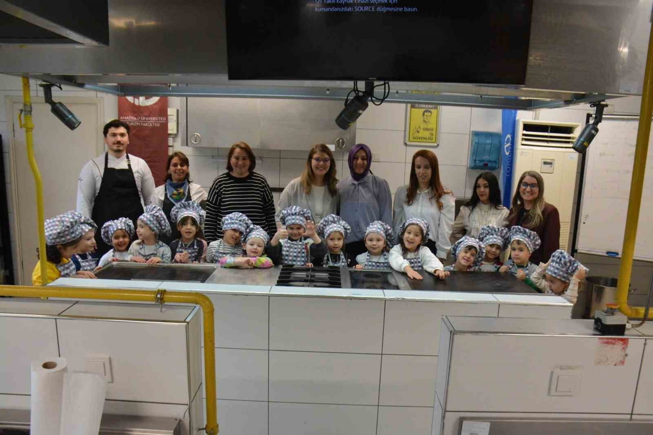ANADOLU ÜNİVERSİTESİ TURİZM FAKÜLTESİ GASTRONOMİ VE MUTFAK SANATLARI BÖLÜMÜ TARAFINDAN DÜZENLENEN...