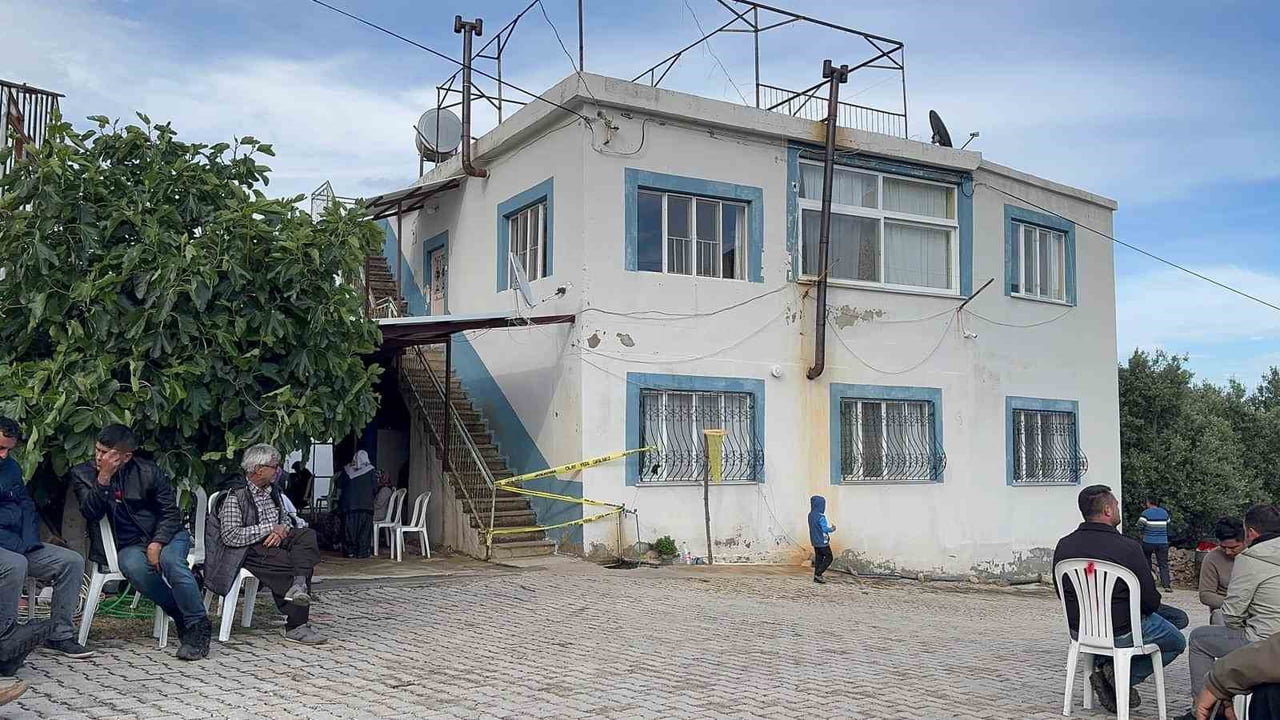 ANAMUR CUMHURİYET BAŞSAVCILIĞININ TALİMATIYLA BÖLGEYE SEVK EDİLEN AFAD EKİPLERİ, OLAY YERİNDE...