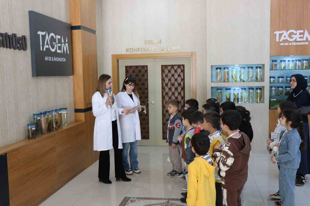 ANAOKULU ÖĞRENCİLERİNDEN SU ÜRÜNLERİ ENSTİTÜSÜNE ZİYARET