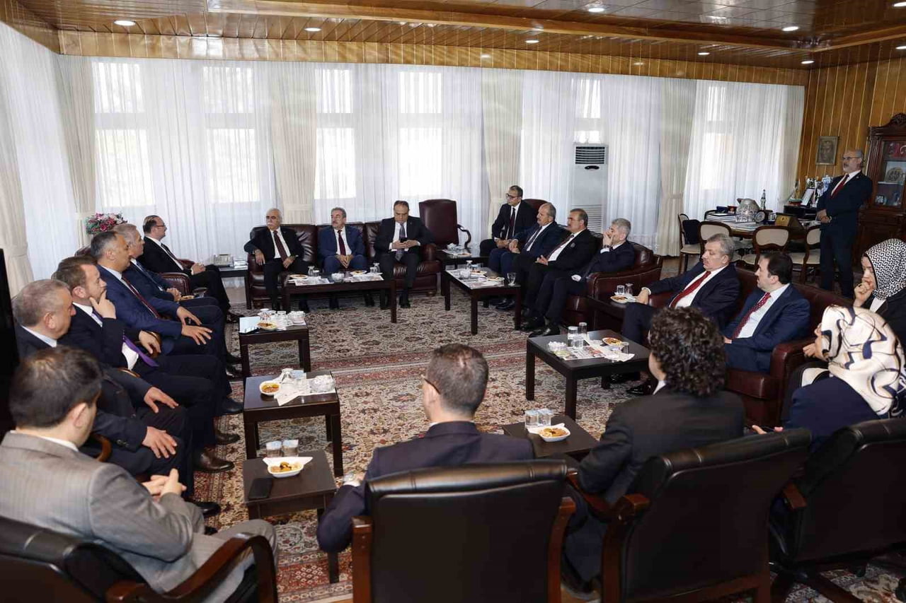 ANAYASA MAHKEMESİ BAŞKANI KADİR ÖZKAYA İLE MAHKEME ÜYELERİ, BİR DİZİ PROGRAMA KATILMAK ÜZERE...