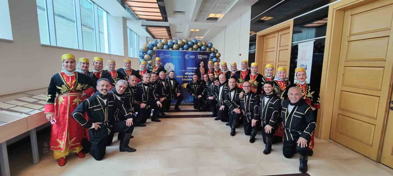 ANKARA'DA OKUL YÖNETİMLERİ, ÖĞRETMENLER VE ÖĞRENCİLERİN BİR PLATFORMDA BULUŞTUĞU ETWİNNİNG SCHOOL...