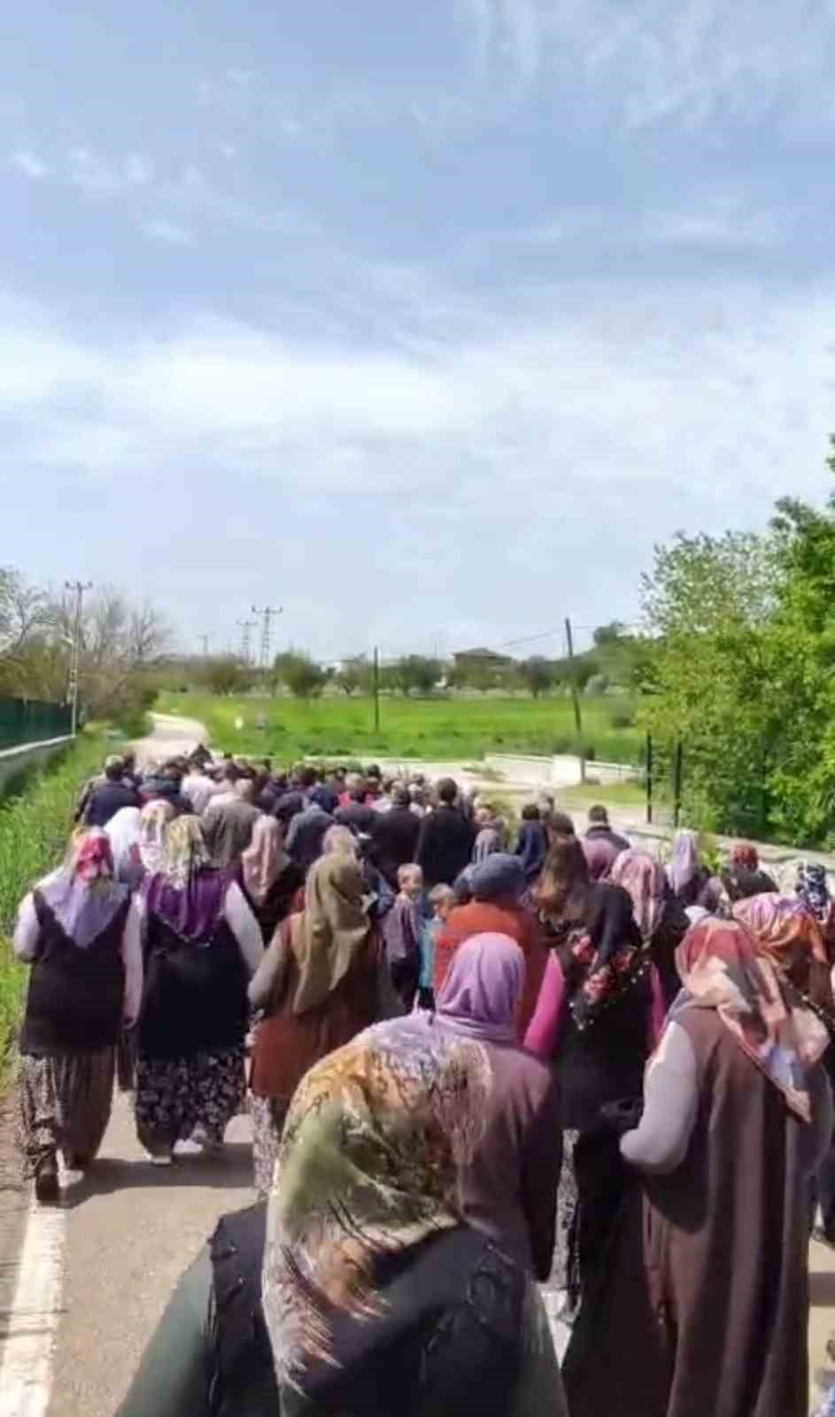 ANKARA'NIN BEYPAZARI İLÇESİNE BAĞLI 7 AYRI MAHALLEDE YAŞAYAN VATANDAŞLAR, UZUN SÜREDİR YETERLİ...