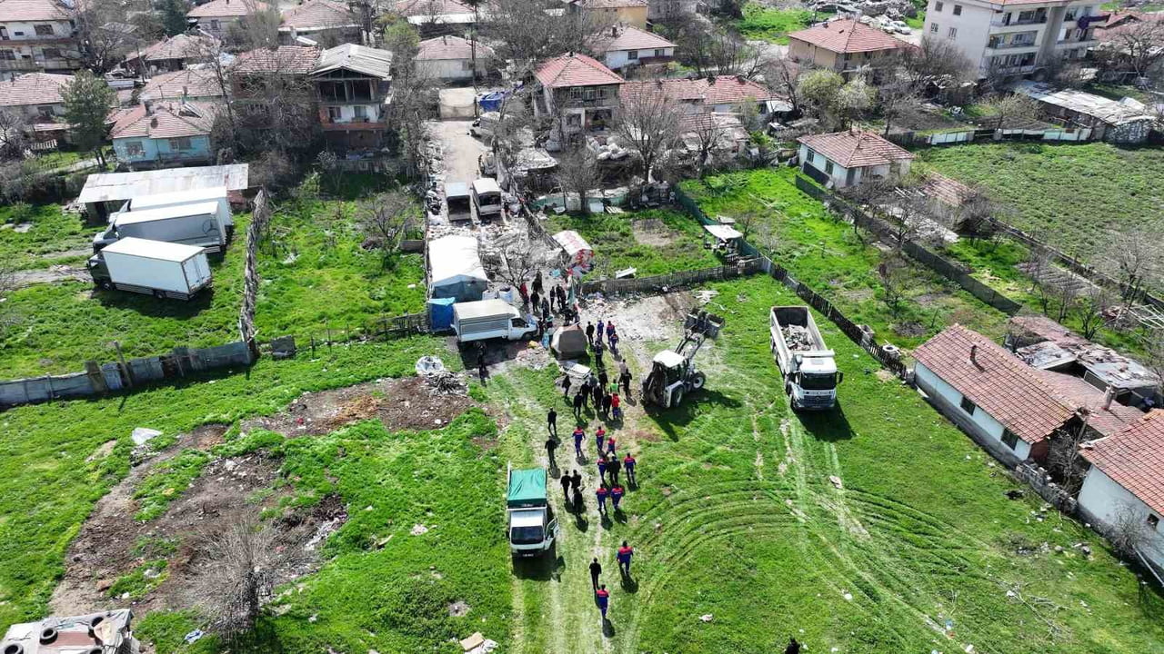ANKARA’NIN HIZLA GELİŞEN İLÇELERİNDEN SİNCAN’DA ÇEVRE VE HALK SAĞLIĞINI TEHDİT EDEN UNSURLARA...