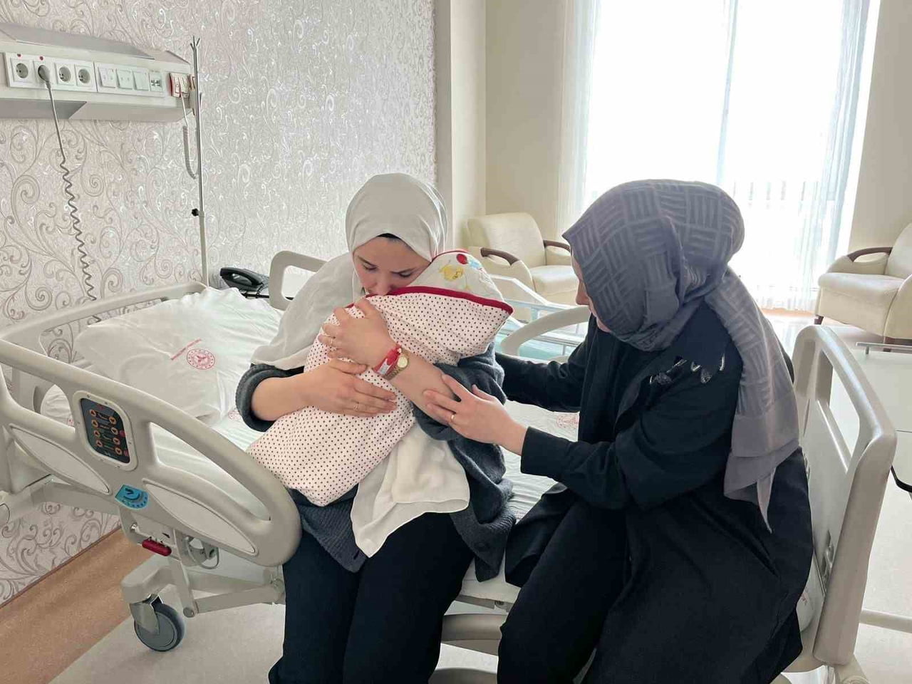 ANKARA’NIN POLATLI İLÇESİNDE BULUNAN POLATLI DUATEPE DEVLET HASTANESİ’NDE "PEMBE KOD" TATBİKATI...