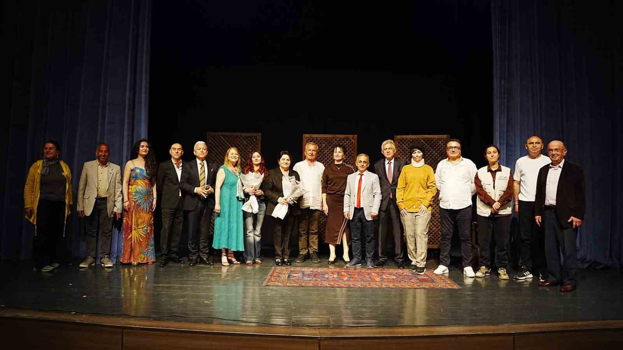 ANNEMİN MÜSTAKBEL KOCASI’ ÇAYCUMA’DA SEYİRCİYLE BULUŞTU