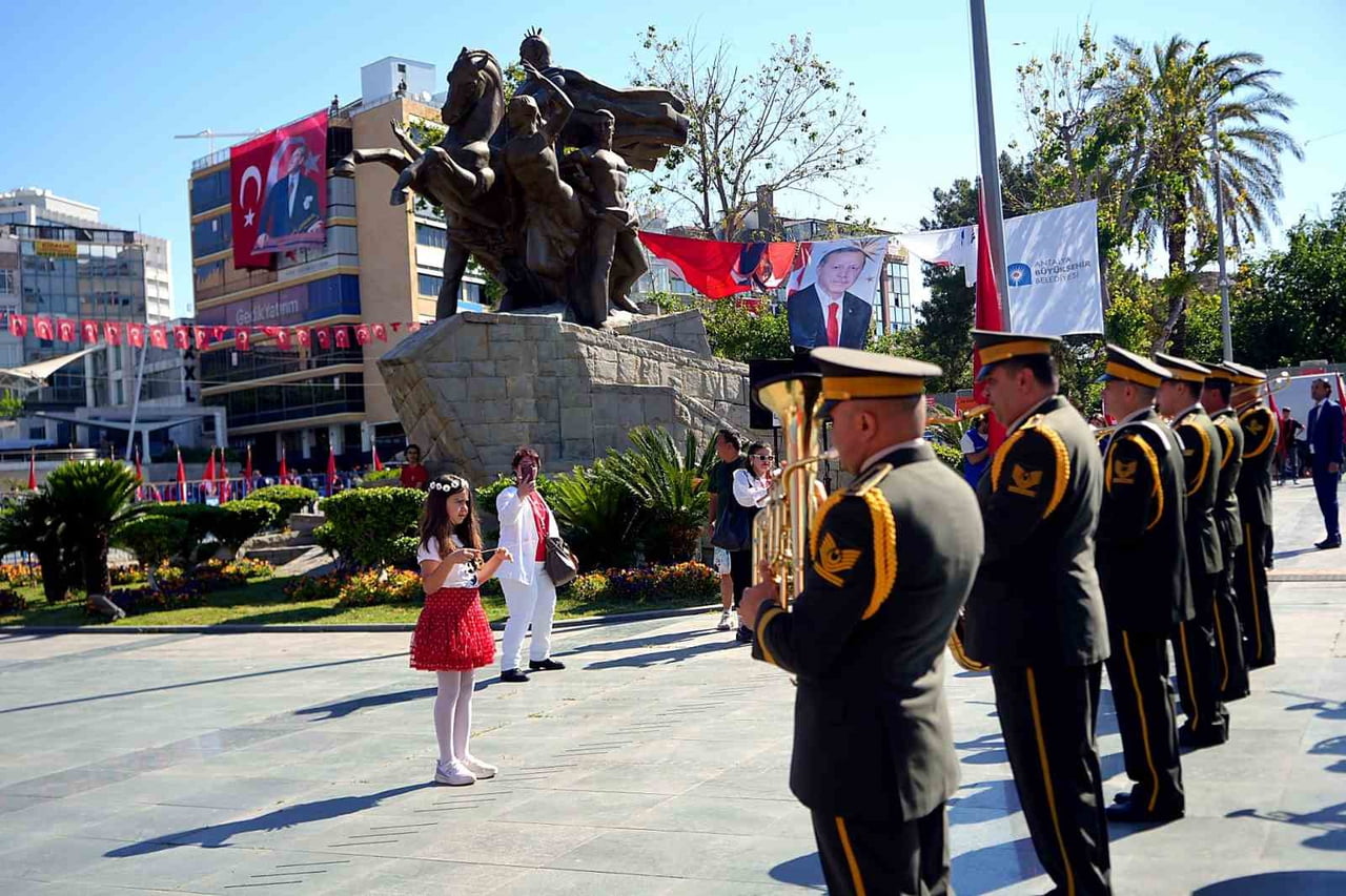 ANTALYA'DA 19 MAYIS ATATÜRK'Ü ANMA, GENÇLİK VE SPOR BAYRAMI KUTLAMALARI, CUMHURİYET MEYDANI'NDA...