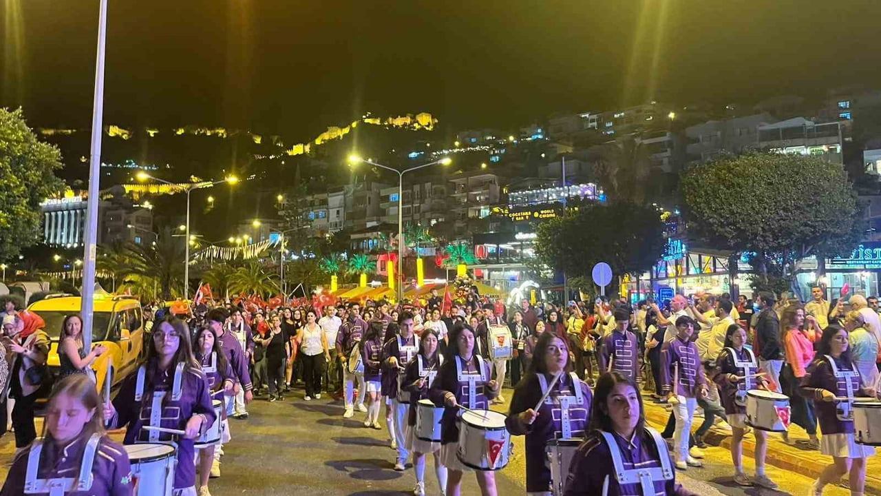 ANTALYA'NIN ALANYA İLÇESİNDE 19 MAYIS ATATÜRK'Ü ANMA, GENÇLİK VE SPOR BAYRAMI COŞKUSU, GÜNDÜZ...