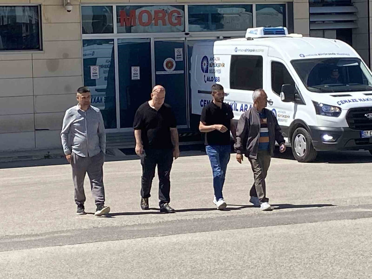 ANTALYA'NIN DÖŞEMEALTI İLÇESİNDE DÜN AKŞAM SAATLERİNDE MEYDANA GELEN TRAFİK KAZASINDA TIRIN...