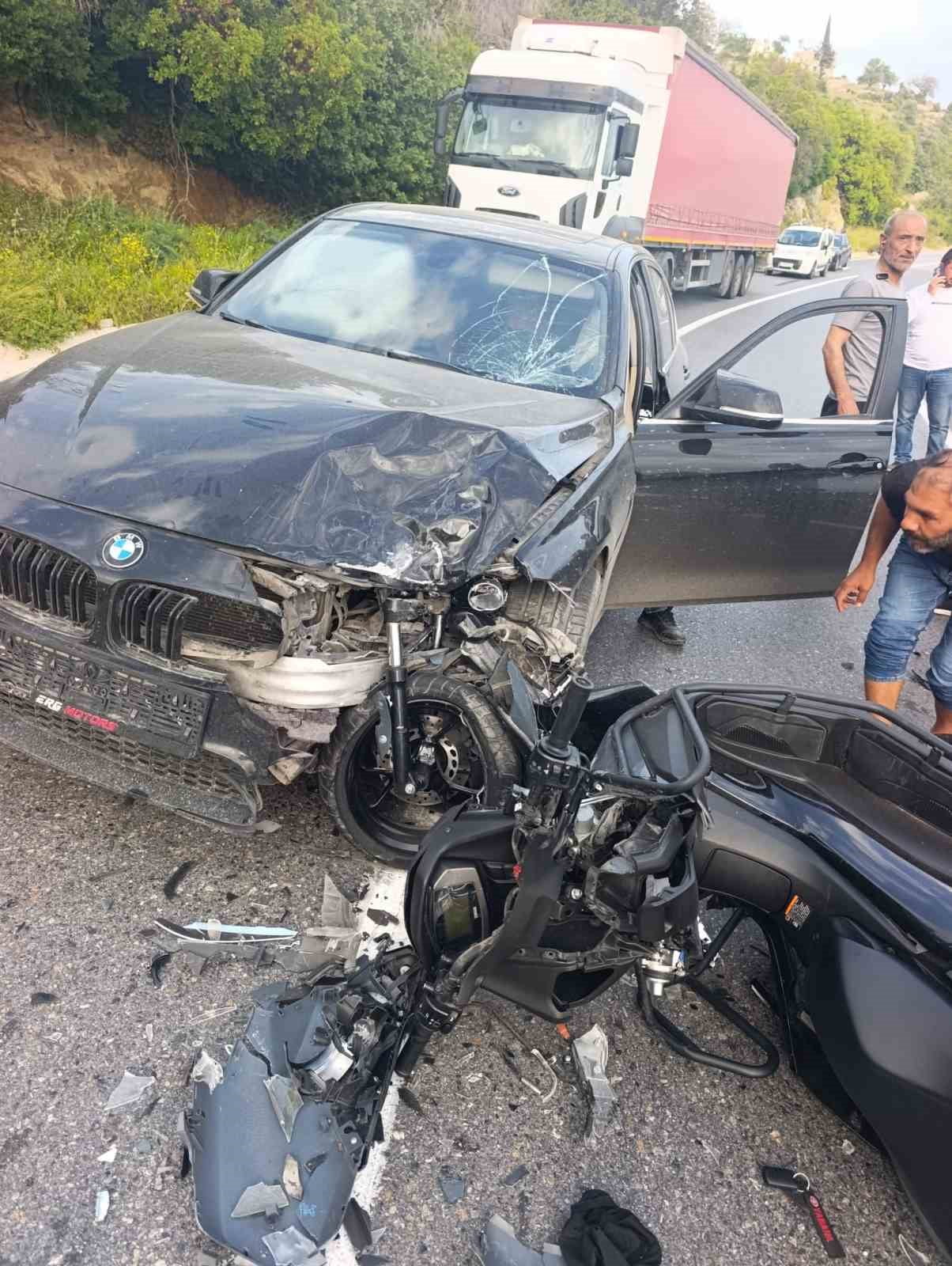 ANTALYA'NIN GAZİPAŞA İLÇESİNDE MEYDANA GELEN TRAFİK KAZASINDA OTOMOBİL İLE MOTOSİKLETİN ÇARPIŞMASI...