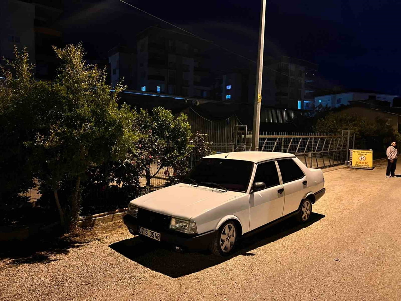 ANTALYA'NIN KUMLUCA İLÇESİNDE YAŞANAN OTOMOBİLDEN HIRSIZLIK OLAYI POLİS EKİPLERİMİ HAREKETE...