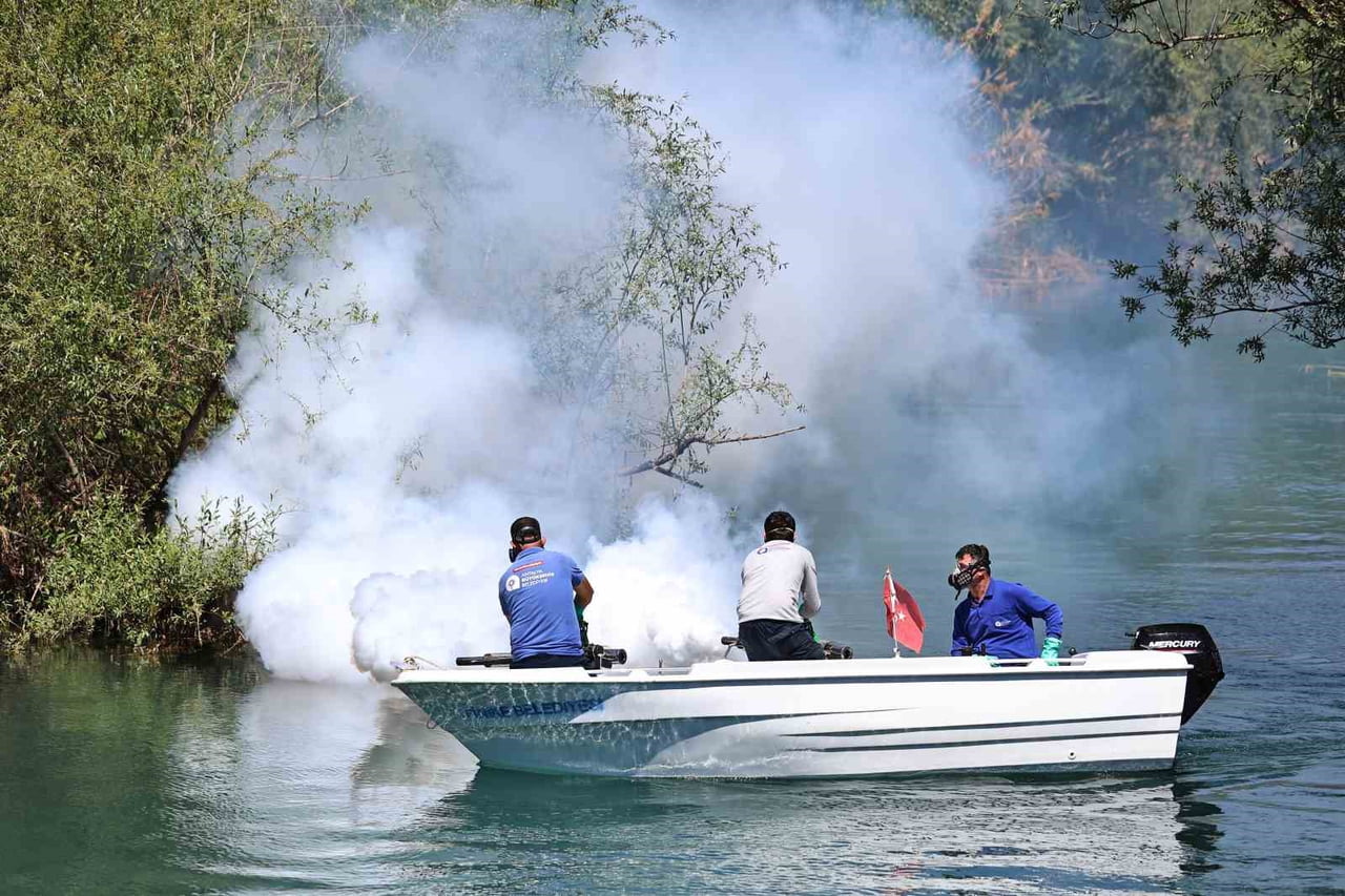 ANTALYA BÜYÜKŞEHİR BELEDİYESİ, HALK SAĞLIĞINI KORUMAK AMACIYLA KENT GENELİNDE VEKTÖRLE MÜCADELE...
