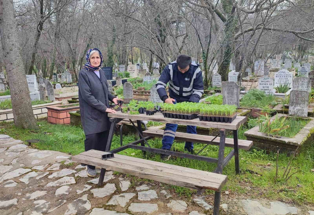 ANTALYA BÜYÜKŞEHİR BELEDİYESİ, KURBAN BAYRAMI ÖNCESİNDE MEZARLIKLARDA BAKIM, ONARIM VE TEMİZLİK...