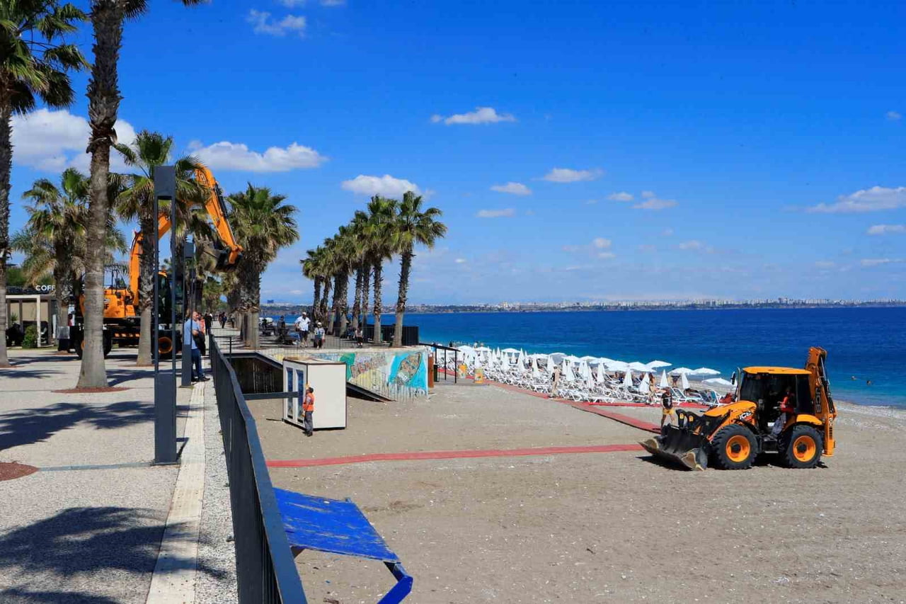 ANTALYA’DA MAYIS AYI İLE BİRLİKTE HAVA SICAKLIĞI YÜKSELİŞE  GEÇERKEN, ANTALYA BÜYÜKŞEHİR...