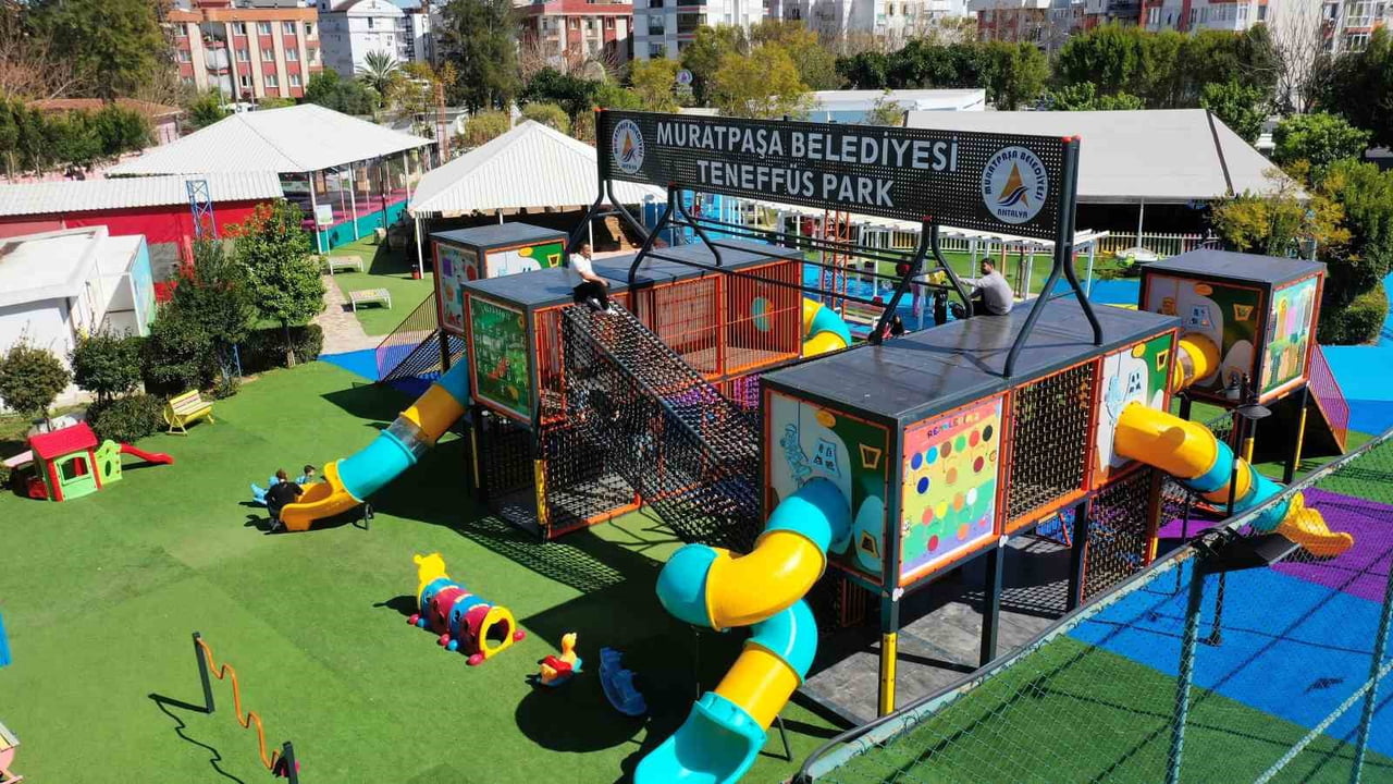 ANTALYA’DA MURATPAŞA BELEDİYESİ’NİN PLAJLARI BAYRAM SÜRESİNCE HER GÜN, KAFE VE RESTORANLARI İSE...