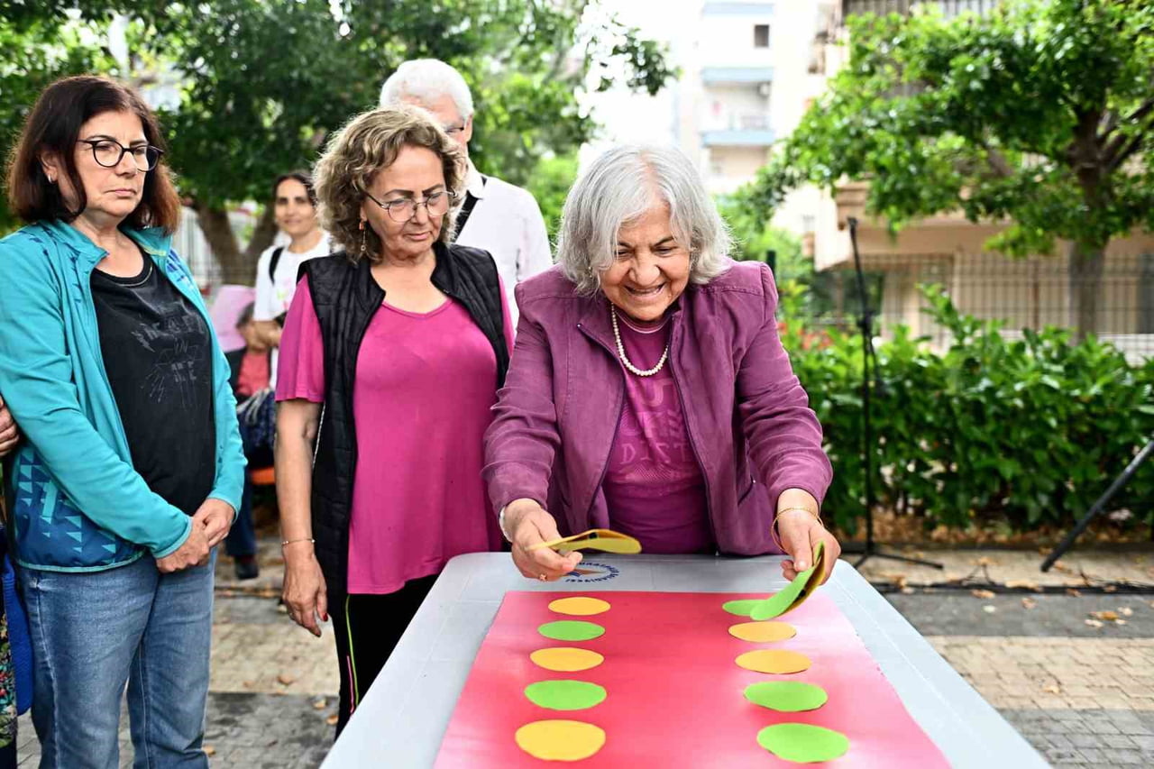 ANTALYA’DA MURATPAŞA BELEDİYESİ’NİN YAŞLI EVLERİ ÜYELERİ, BAHAR ŞENLİĞİNDE BİR ARAYA...