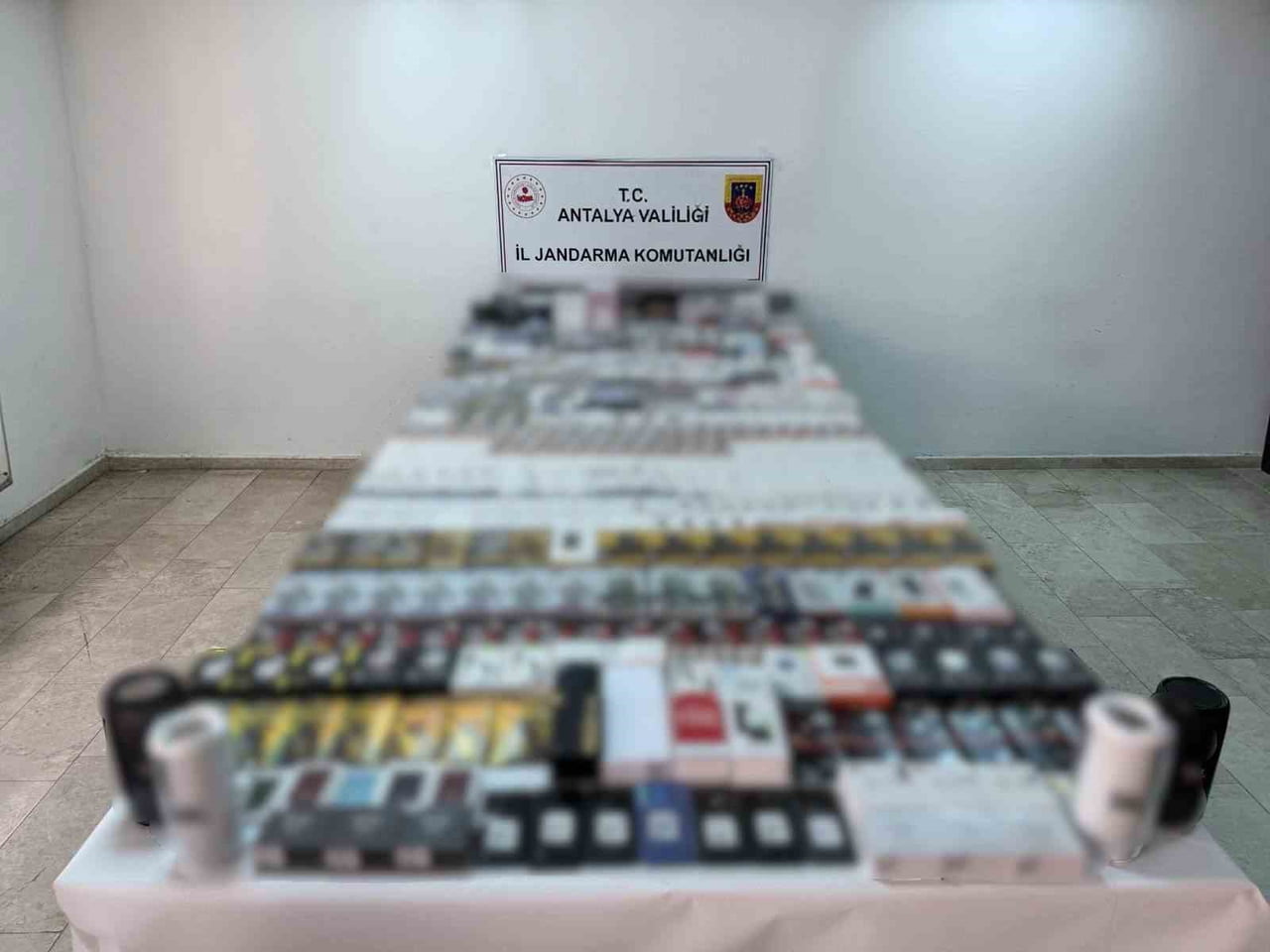 ANTALYA’NIN DÖŞEMEALTI İLÇESİNDE JANDARMA EKİPLERİNCE DÜZENLENEN OPERASYONDA PİYASA DEĞERİ...