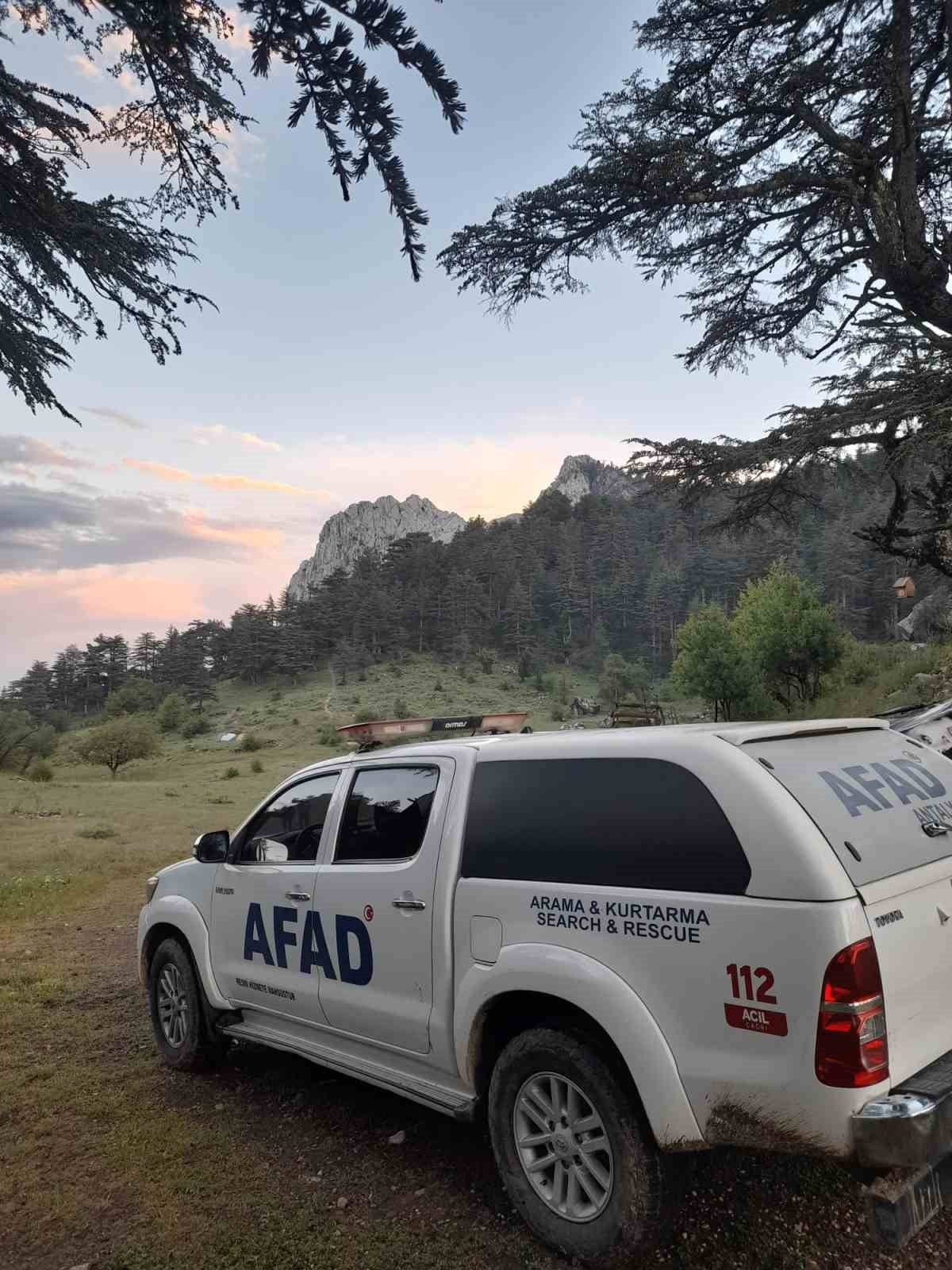 ANTALYA’NIN KONYAALTI İLÇESİNDE GEZME AMACIYLA GİTTİKLERİ YAYLADA YÖNLERİNİ KAYBEDEREK MAHSUR...