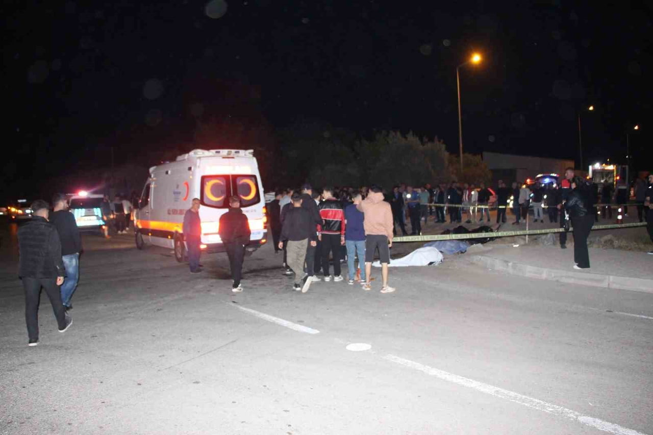 ANTALYA’NIN KUMLUCA İLÇESİNDE MEYDANA GELEN TRAFİK KAZASINDA  MOTOSİKLETİN  KUUMLUCA BELEDİYESİ...