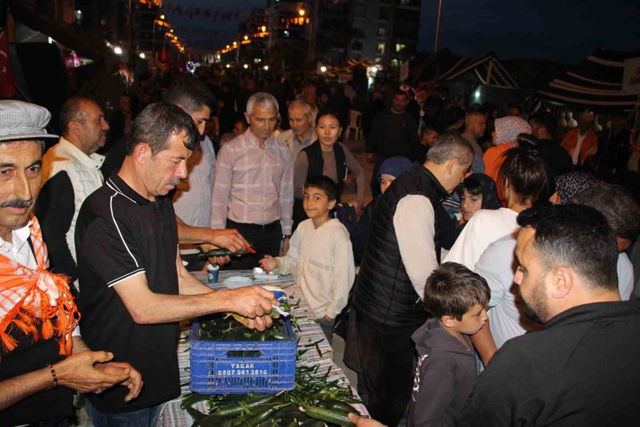 ANTALYA’NIN KUMLUCA İLÇESİNE BAĞLI BEYKONAK MAHALLE MUHTARI RAMAZAN SELÇUK, ÇOCUKLUĞUNUN ANISINI...