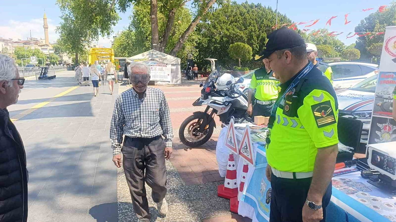 ANTALYA’NIN MANAVGAT İLÇESİNDE 2-8 MAYIS KARAYOLU TRAFİK HAFTASI KAPSAMINDA, EMNİYET VE JANDARMA...