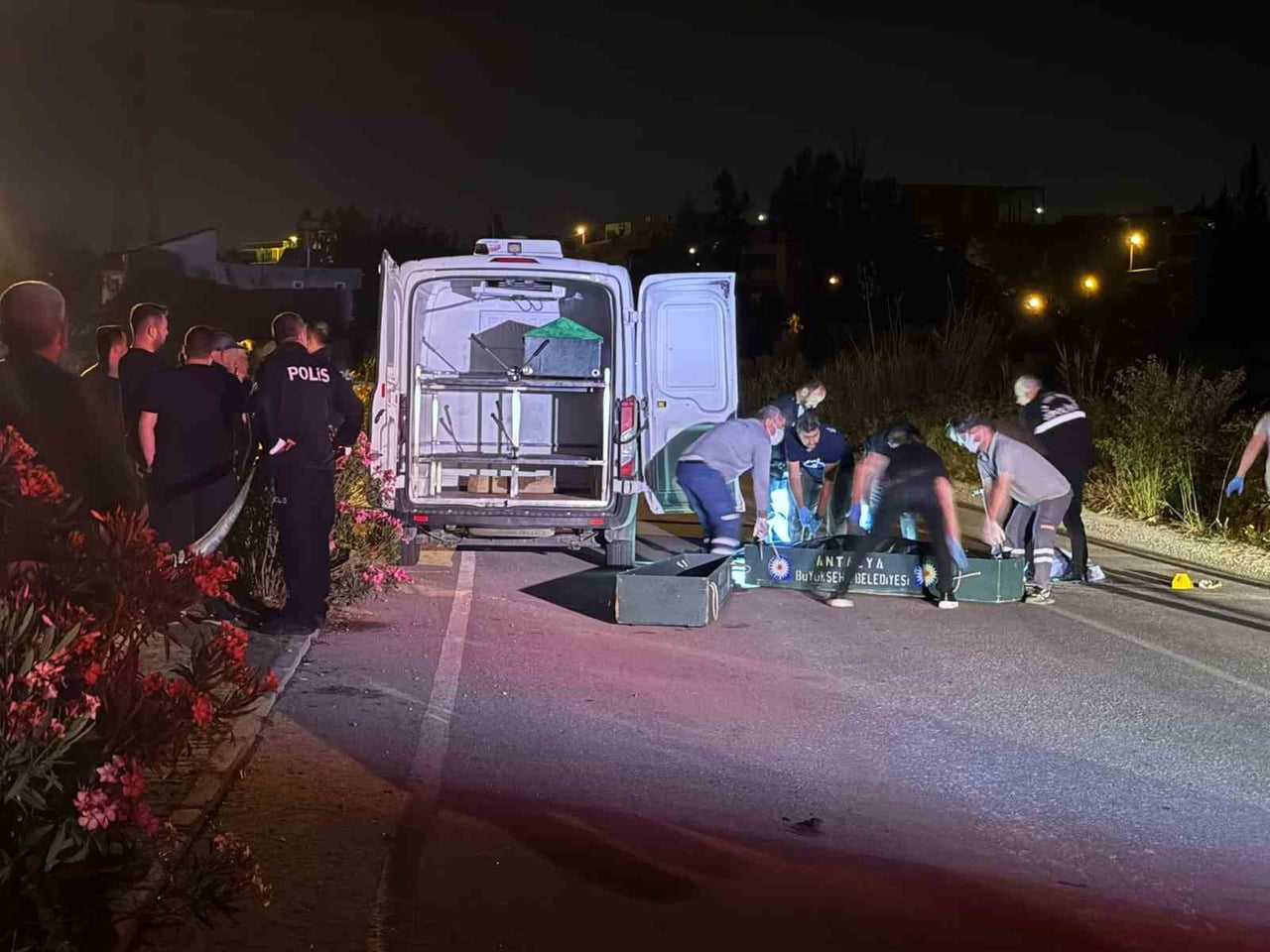 ANTALYA’NIN SERİK İLÇESİNDE DÜN GECE SAATLERİNDE SELLEKTÖR YAPMA NEDENİYLE ÇIKAN TARTIŞMADA...