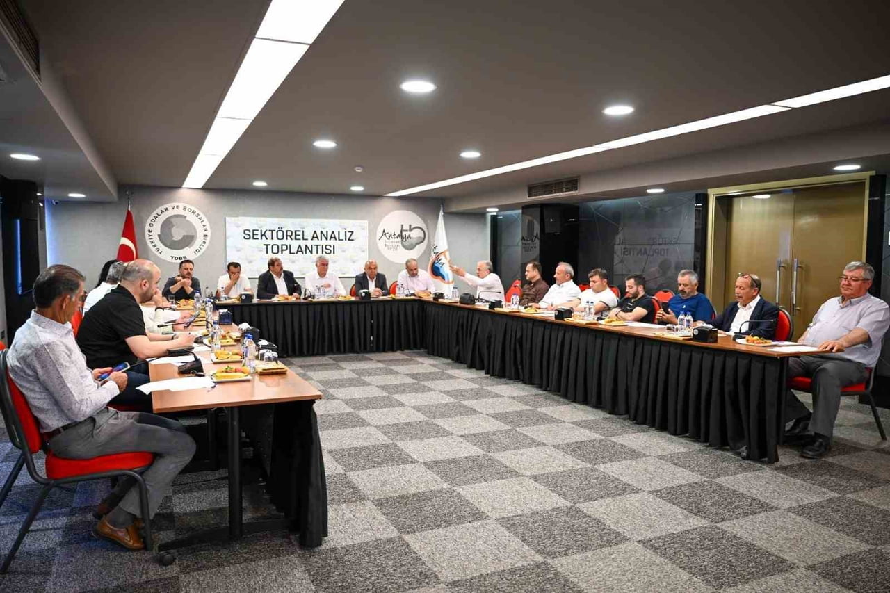 ANTALYA TİCARET BORSASI (ATB), KURBAN BAYRAMI ÖNCESİNDE HAYVANCILIK VE KIRMIZI ET SEKTÖRÜNDE...