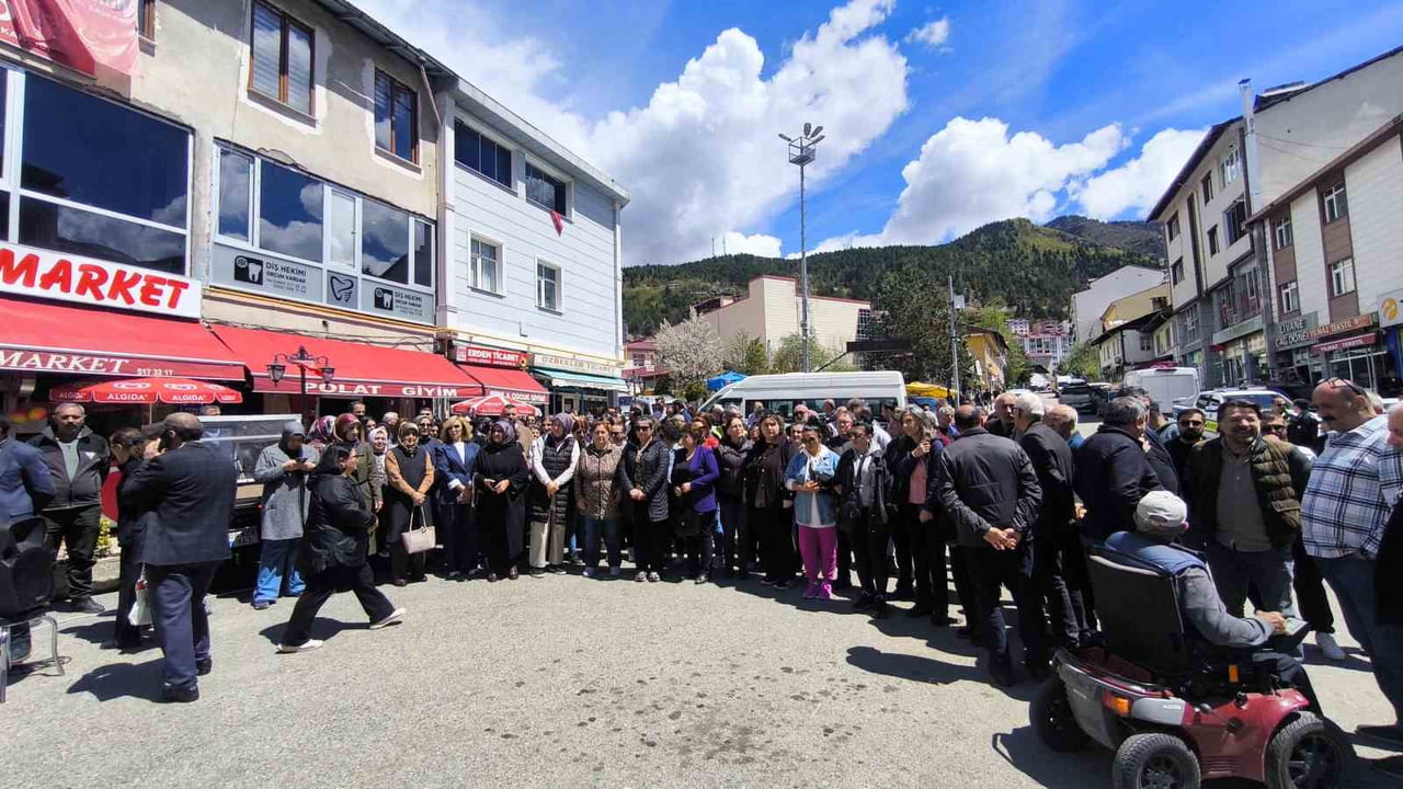 ARTVİN’DE ZİHİNSEL ENGELLİ KIZINA YÖNELİK CİNSEL İSTİSMAR İDDİASINI ÖĞRENDİKTEN SONRA FENALAŞARAK...