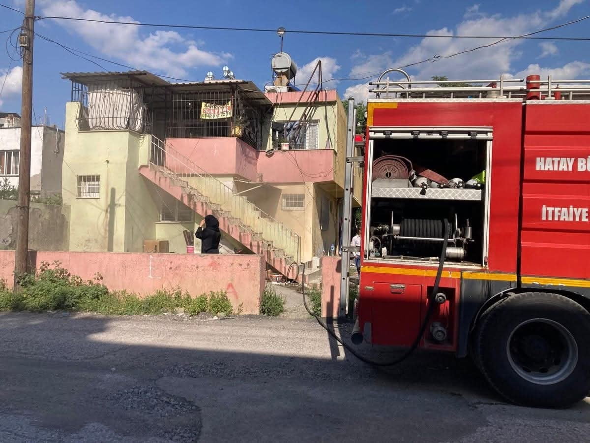 ASA DÖRTYOL'DA EV YANGINI (FOTOĞRAFLI) CEMAL KILINÇ HATAY (İHA) - HATAY’IN DÖRTYOL İLÇESİNDE ÇIKAN...