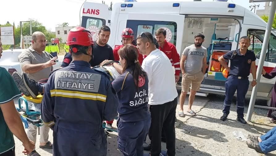 ASA DÖRTYOL'DA TRAFİK KAZASI: 2 YARALI (FOTOĞRAFLI) CEMAL KILINÇ HATAY (İHA) - HATAY’IN DÖRTYOL...