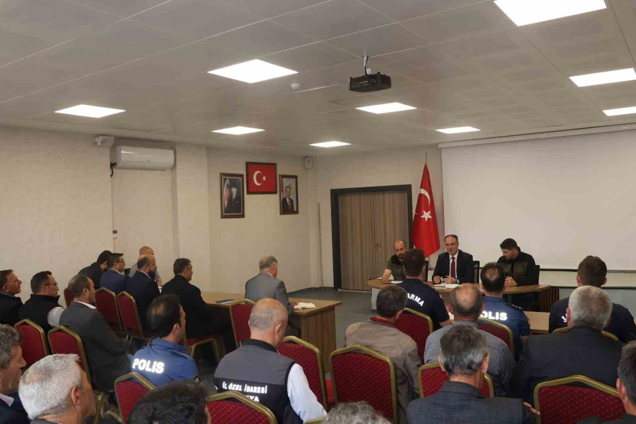 ASLANAPA’DA ORMAN YANGINLARIYLA MÜCADELE TOPLANTISI