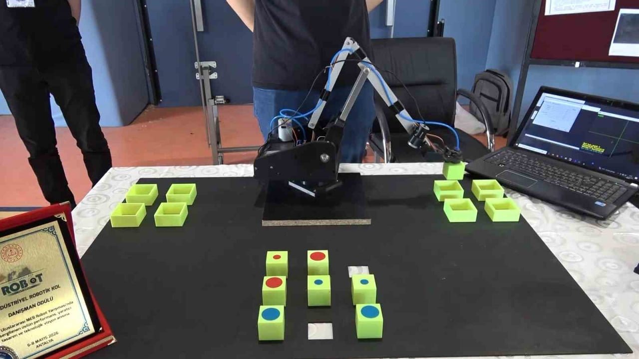 ATAKUM MESLEKİ VE TEKNİK ANADOLU LİSESİ ÖĞRENCİLERİ, 18. ULUSLARARASI MEB ROBOT YARIŞMASI'NDA...