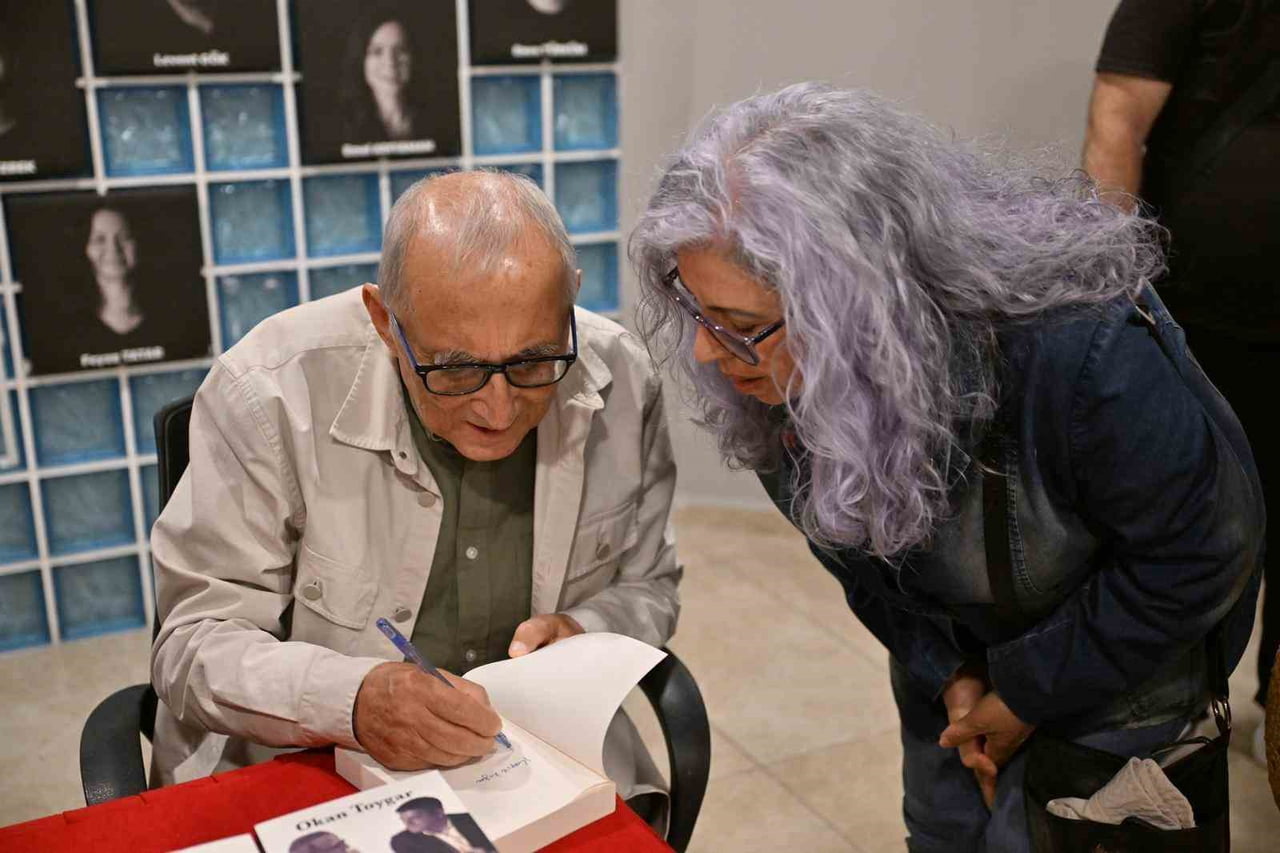ATAOL BEHRAMOĞLU, "SAYGI GECESİ" PROGRAMI KAPSAMINDA MANİSALILARLA BULUŞTU.