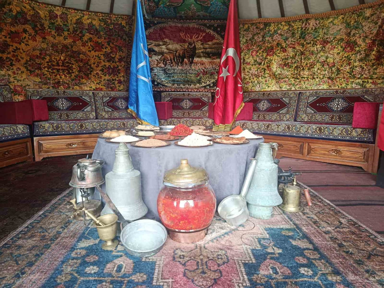 ATATÜRK HAVALİMANI ETKİNLİK ALANINDA DÜZENLENEN 8. ETNOSPOR KÜLTÜR FESTİVALİ'NDE KURULAN KAYSERİ...