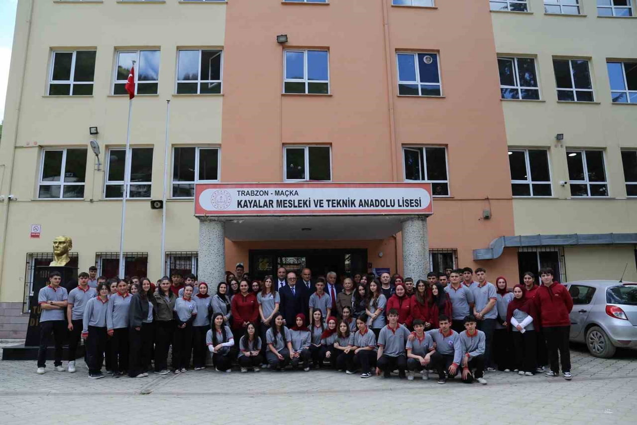 AVRASYA ÜNİVERSİTESİ MÜTEVELLİ HEYET BAŞKANI ÖMER YILDIZ, 1989-2004 YILLARI ARASINDA MAÇKA...