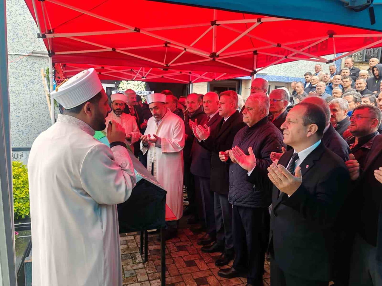 AVRASYA ÜNİVERSİTESİ MÜTEVELLİ HEYETİ BAŞKANI ÖMER YILDIZ’IN EŞİ HABİBE YILDIZ (76) İÇİN BUGÜN...