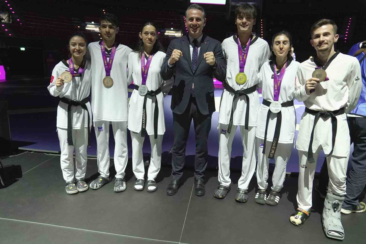 AVRUPA TAEKWONDO VE PARA TAEKWONDO ŞAMPİYONASI’NIN İLK GÜNÜNDE MİLLİ SPORCULAR 6 MADALYA BİRDEN...
