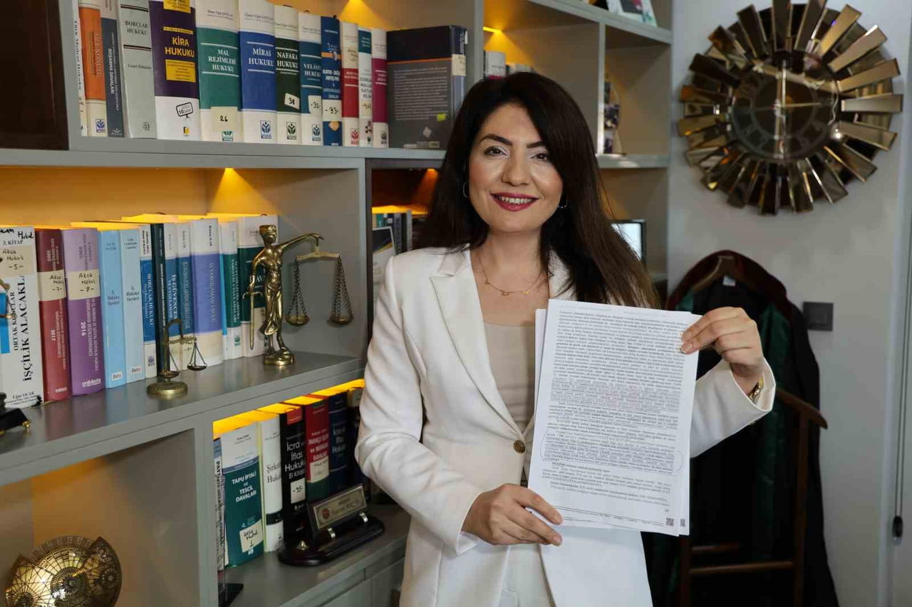 AVUKAT NAZAN AKÇA, "BU EMSAL BİR KARAR. BUNDAN SONRA HİÇ KİMSE KİTAP ÜCRETİ İÇİN FAHİŞ FİYAT...