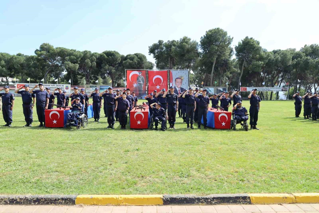 AYDIN'DA DÜZENLENEN TÖRENLE ASKERLİK YEMİNİ EDEN 22 ÖZEL BİREY, BİR GÜN İÇİN ASKER OLDU.