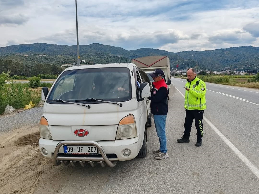 AYDIN'DA KURBAN BAYRAMI ÖNCESİNDE ARTAN HAYVAN HAREKETLİLİĞİ NEDENİYLE YOL KONTROL VE DENETİMLERİ...