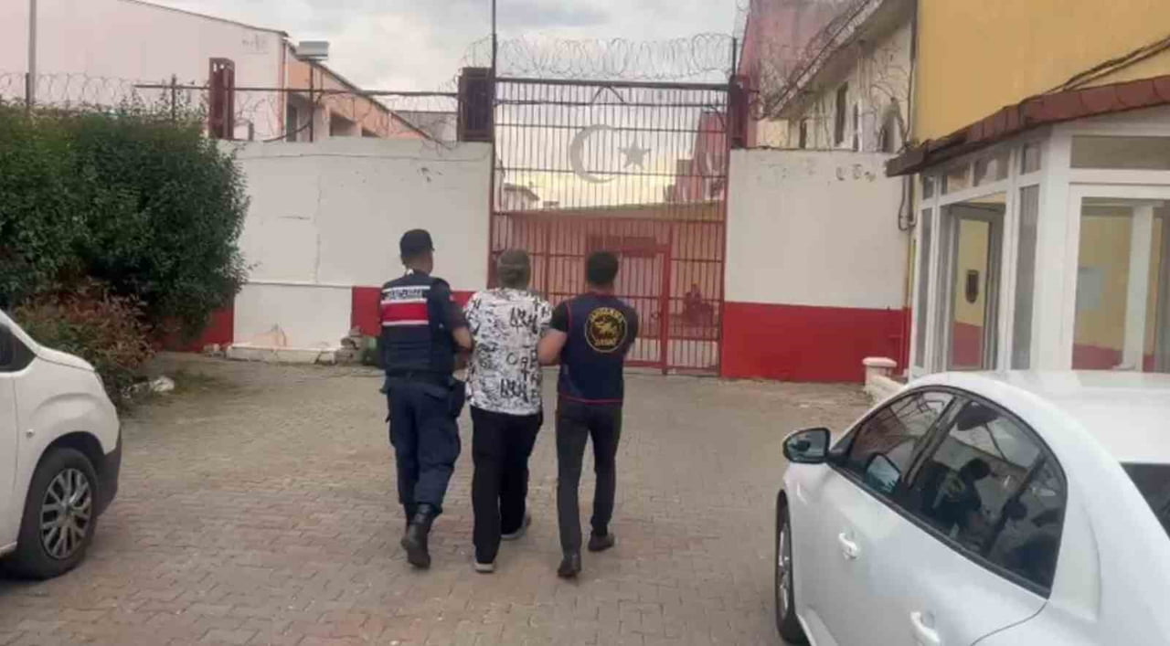 AYDIN'IN ÇİNE İLÇESİNDE 34 YIL 8 AY HAPİS CEZASIYLA ARANAN ŞAHIS YAKALANDI.