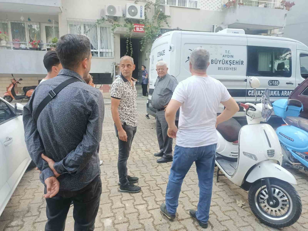 AYDIN'IN EFELER İLÇESİNDE KANSER TEDAVİSİ GÖREN YAŞLI ADAM EŞİ TARAFINDAN ÖLÜ OLARAK...