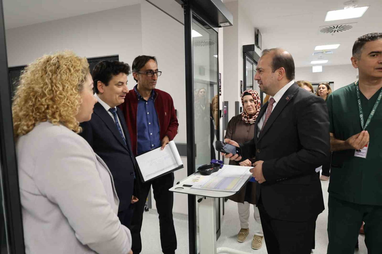 AYDIN'IN EFELER İLÇESİNDE YAPIMI TAMAMLANAN VE AYDA ORTALAMA 450 BİN HASTAYA HİZMET VERECEK AYDIN...
